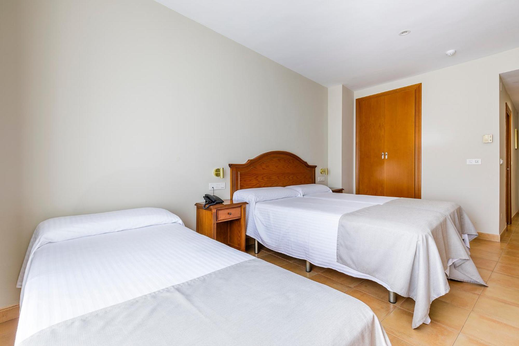 Hotel Almijara - Mares Ла-Эррадура Экстерьер фото