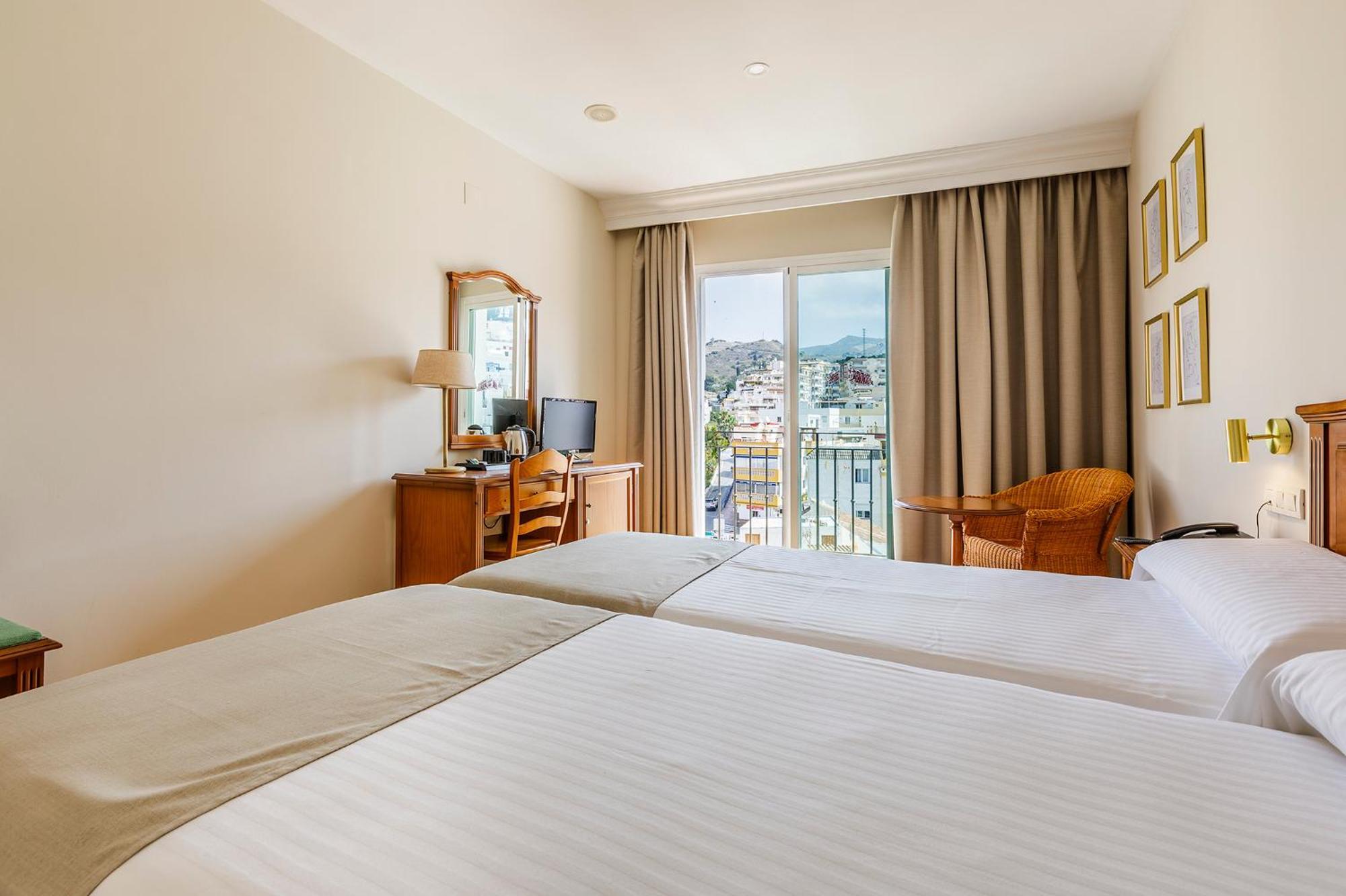 Hotel Almijara - Mares Ла-Эррадура Экстерьер фото
