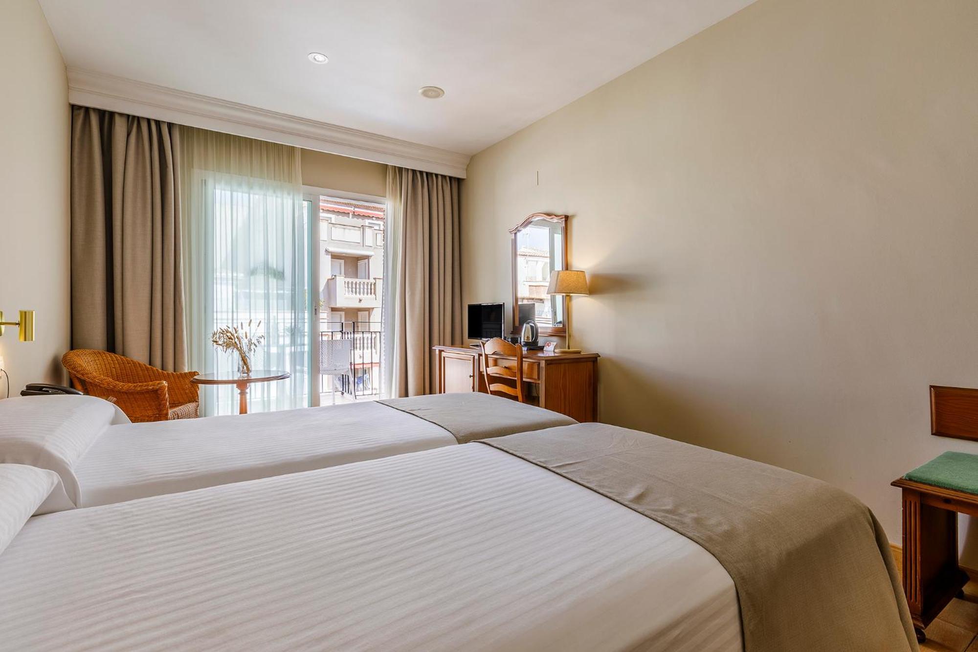 Hotel Almijara - Mares Ла-Эррадура Экстерьер фото