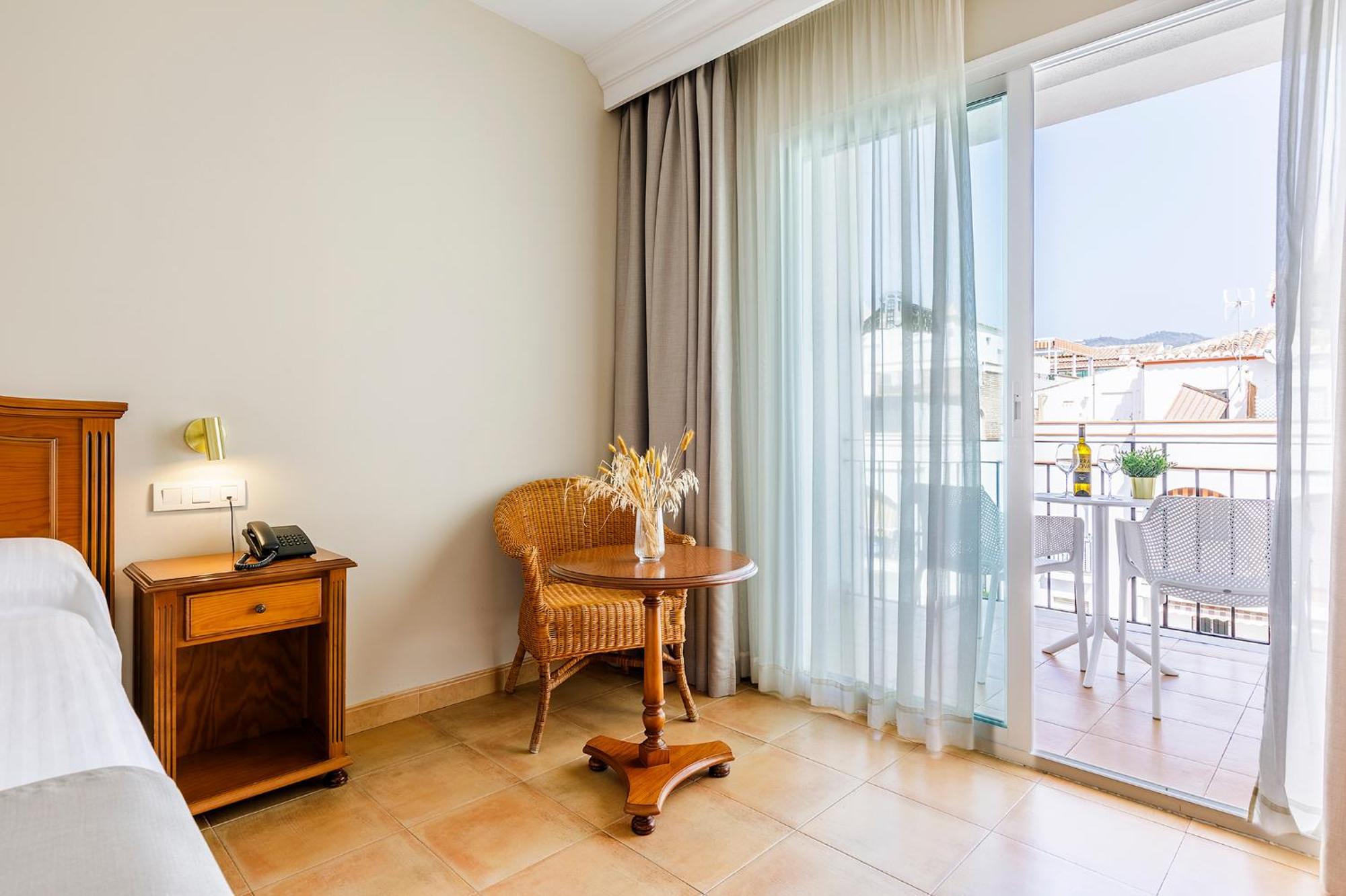 Hotel Almijara - Mares Ла-Эррадура Экстерьер фото