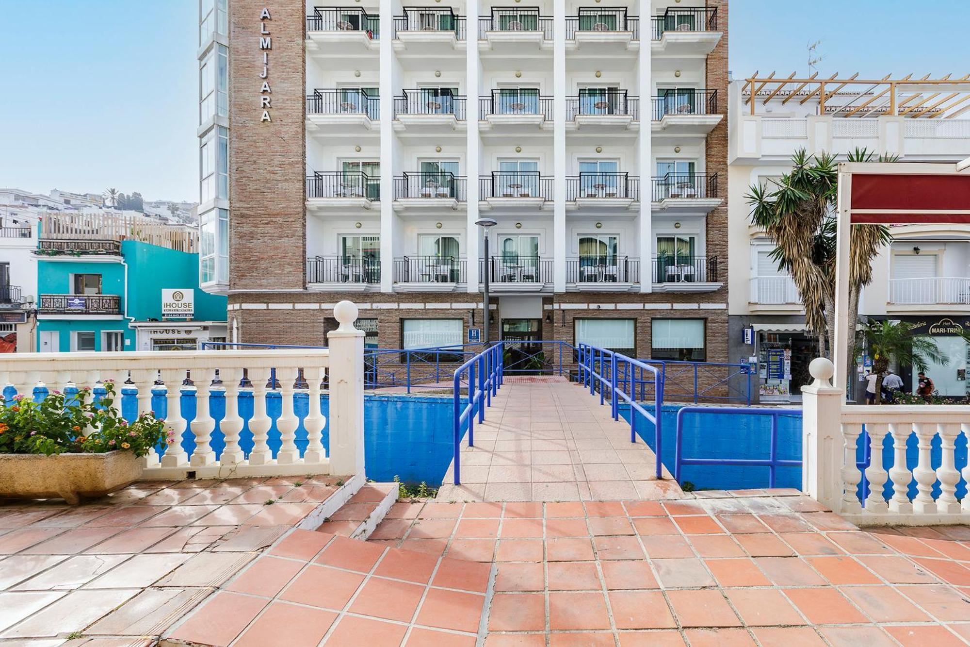 Hotel Almijara - Mares Ла-Эррадура Экстерьер фото