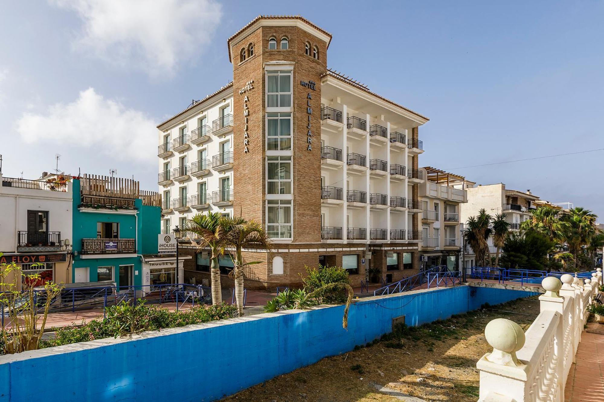 Hotel Almijara - Mares Ла-Эррадура Экстерьер фото